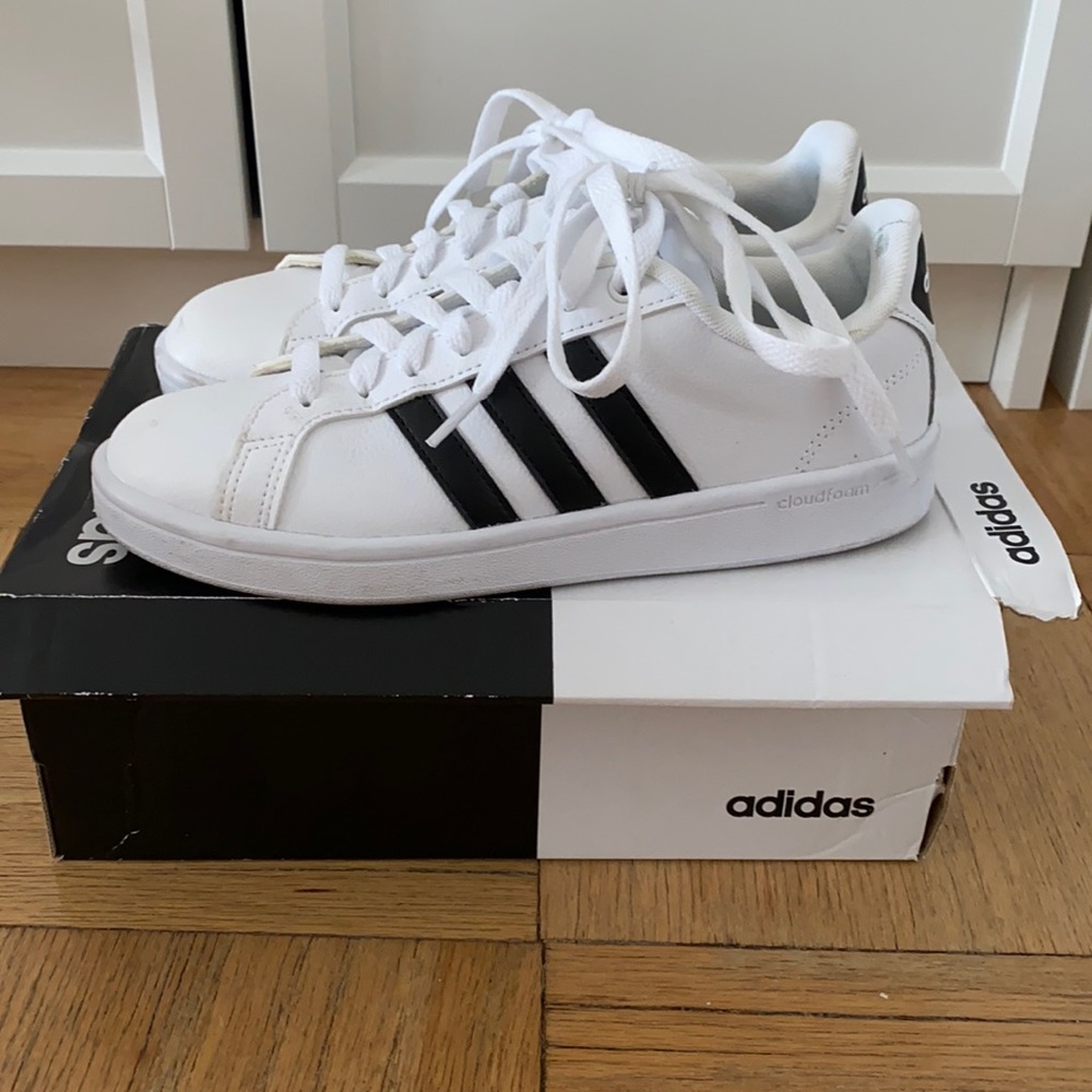 Adidas Women’s CF Advantage White w Black Stripes